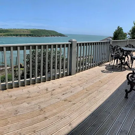 Periwinkle Cottage, With The Amazing Sea View Semesterbostad