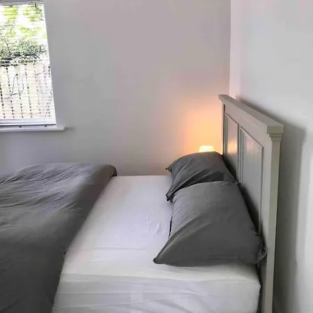 Periwinkle Cottage, With The Amazing Sea View Holiday home *