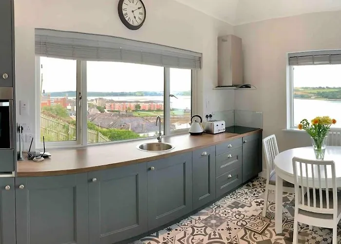 Periwinkle Cottage, With The Amazing Sea View 度假居 *