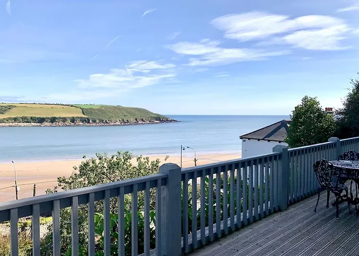 Periwinkle Cottage, With The Amazing Sea View *