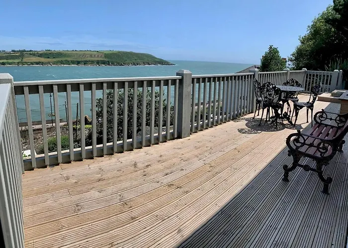 Periwinkle Cottage, With The Amazing Sea View 度假居