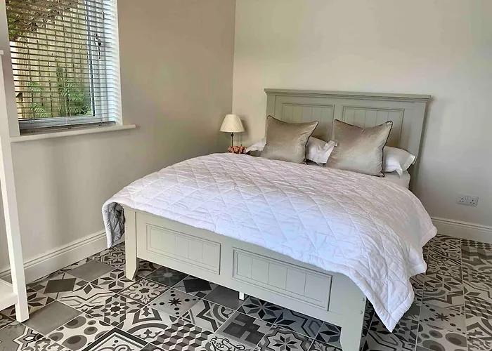 度假居 Periwinkle Cottage, With The Amazing Sea View 约尔