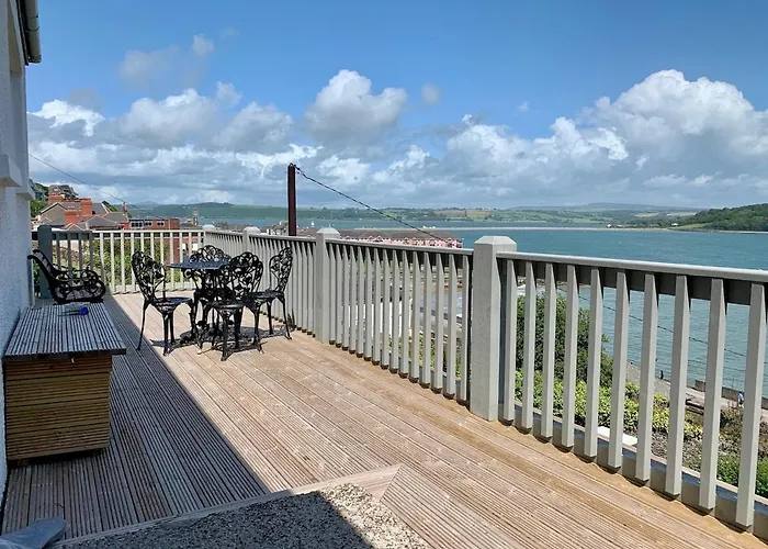 Periwinkle Cottage, With The Amazing Sea View * 约尔